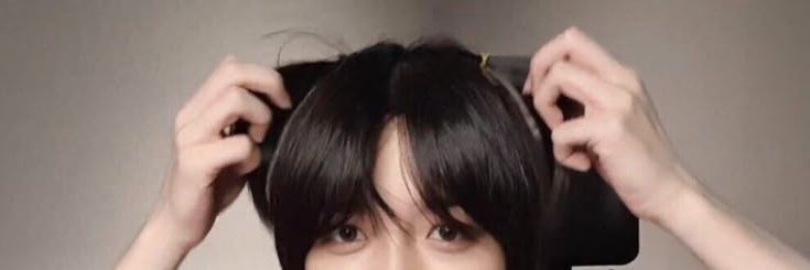 No labels, just Ally 𖣂 🍎 banner