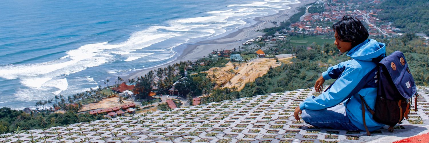 Penghuni Shelter 12 banner
