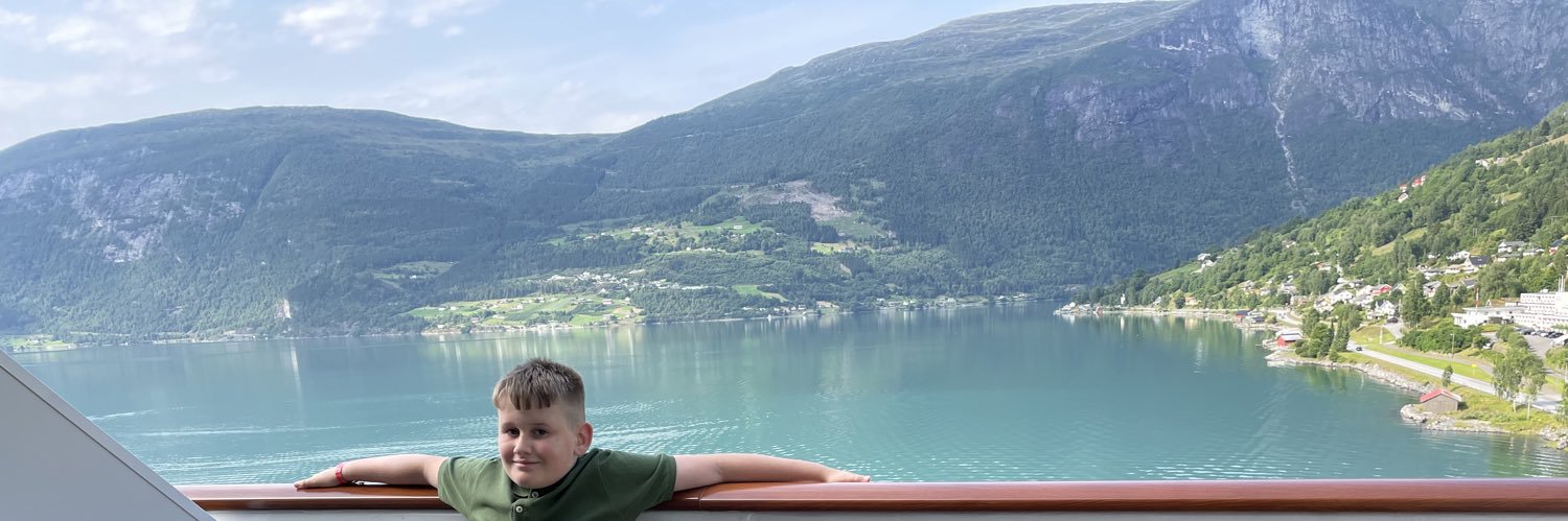 v_mac's profile banner image