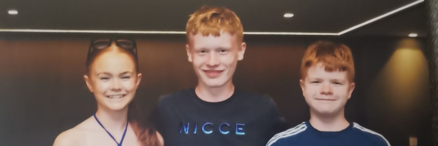 Effielou's profile banner image