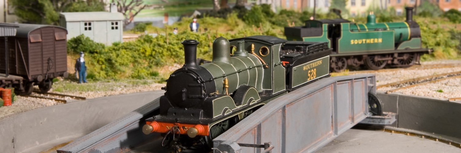 Graham Muz Muspratt banner