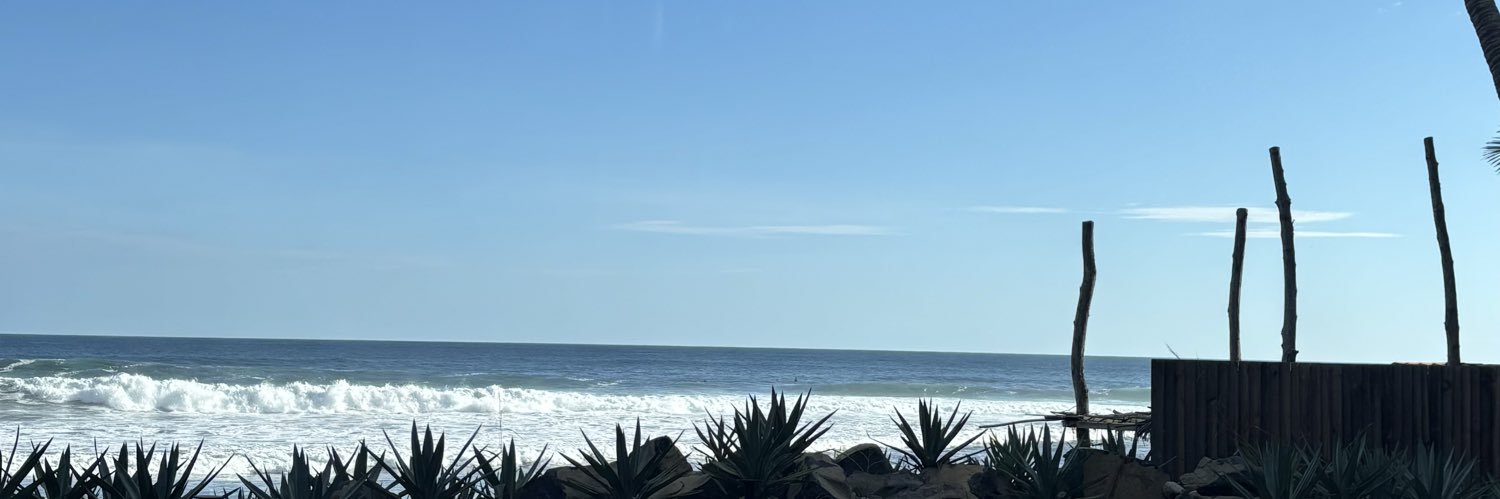 esteesmitweet's profile banner image