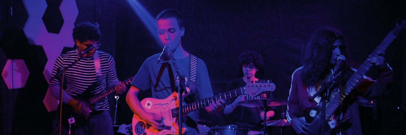 ameliaobserva's profile banner image