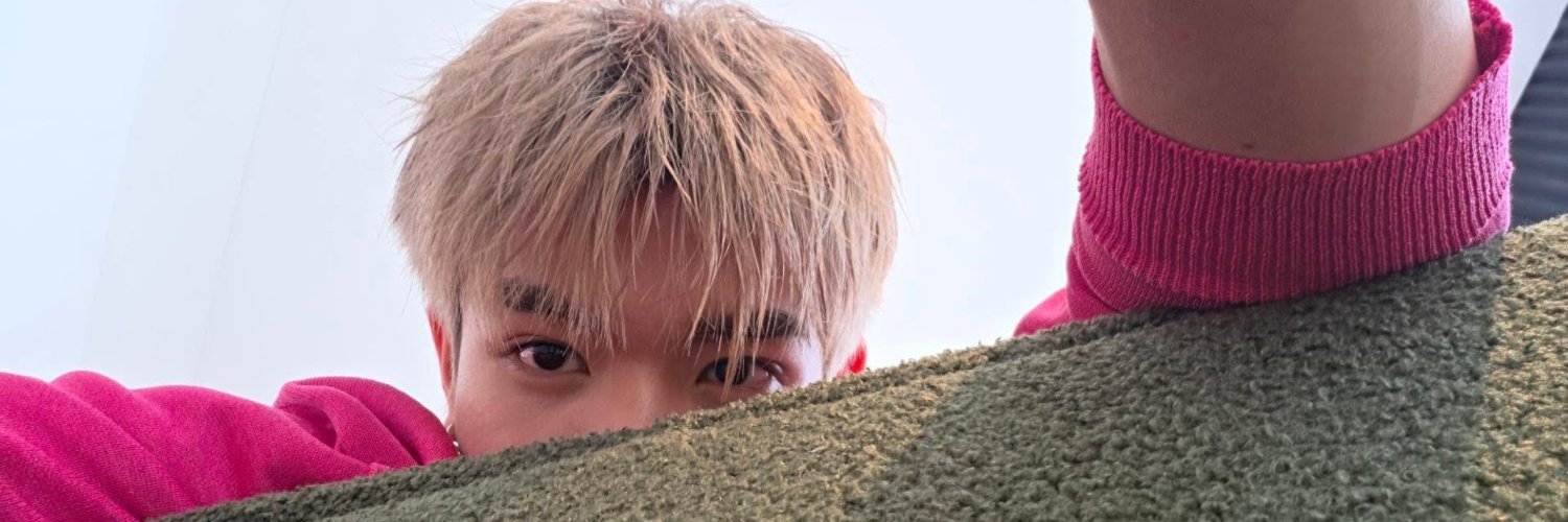 fotchisuay's profile banner image