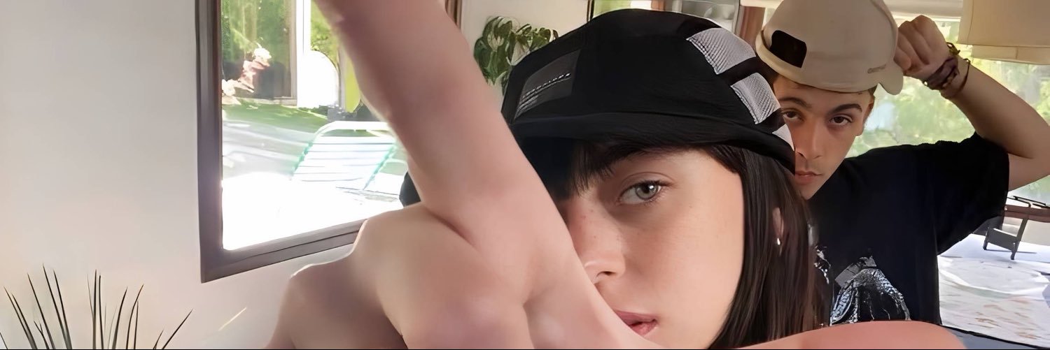 intoxicadaaax's profile banner image