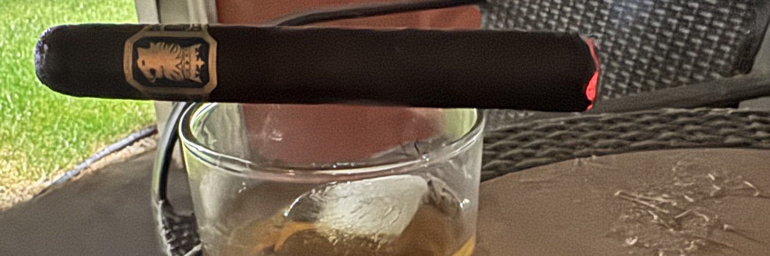 M banner