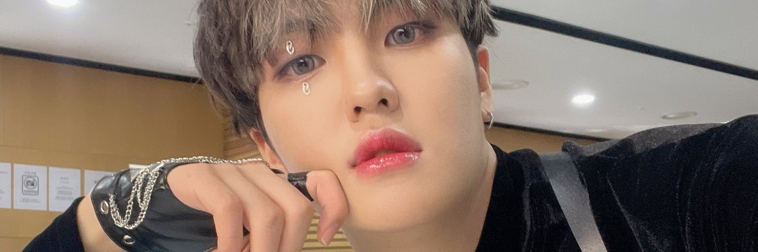 taeminsout's profile banner image