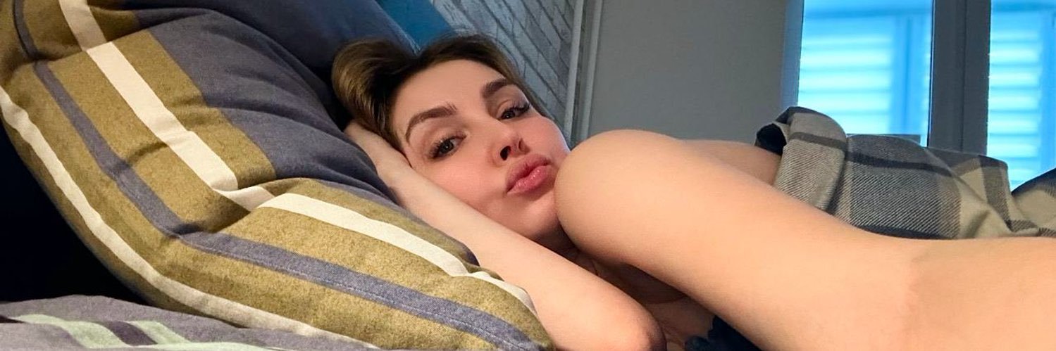 AlinaRaior's profile banner image