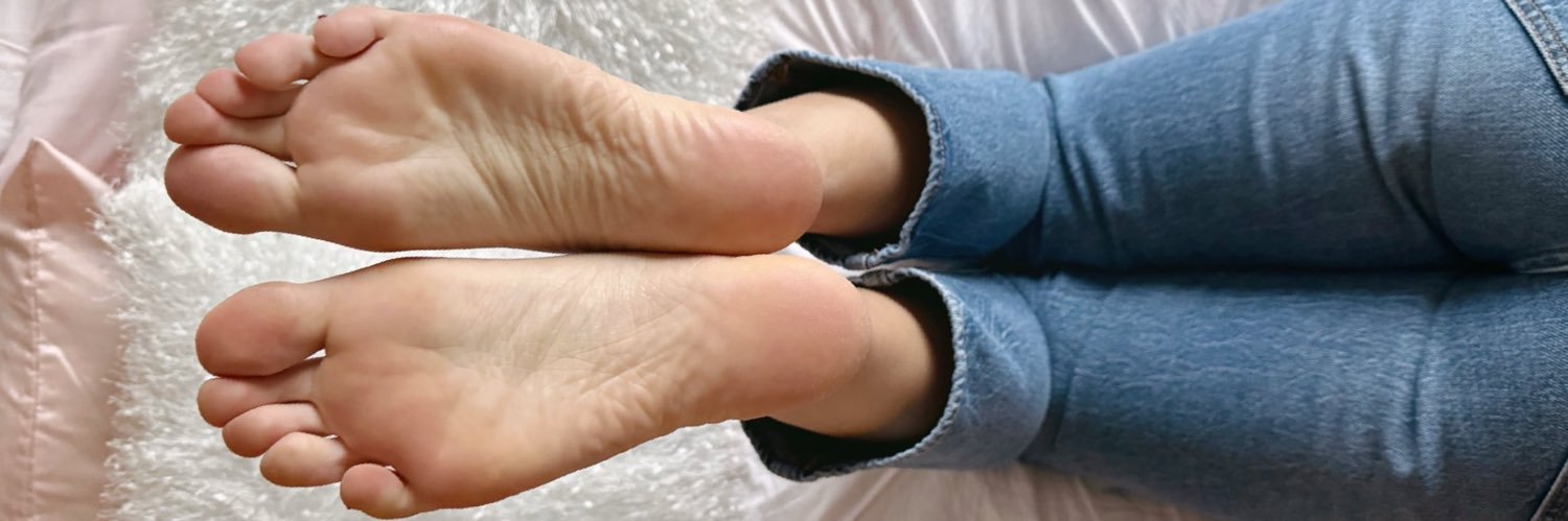 DrewLovesFeet banner