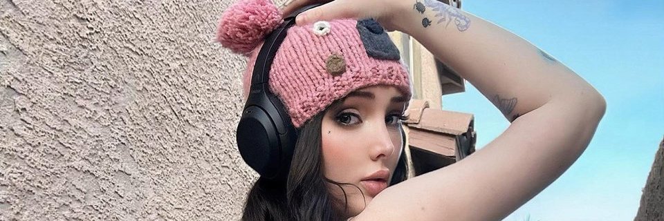 annajoyx's profile banner image