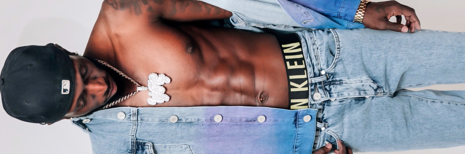 yungchock's profile banner image