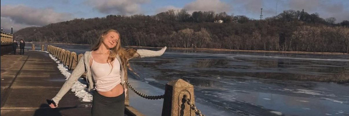 BratttyBelle's profile banner image