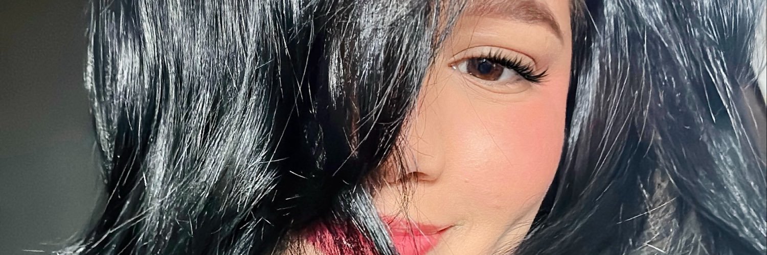 llarilyra's profile banner image
