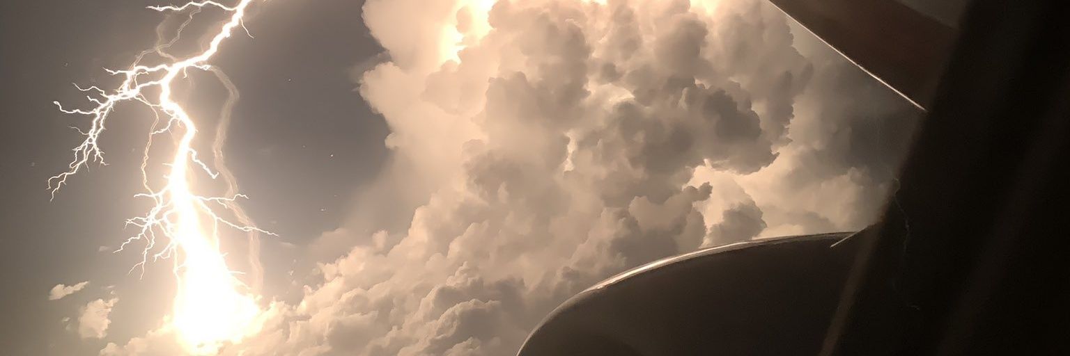 maykhooo's profile banner image