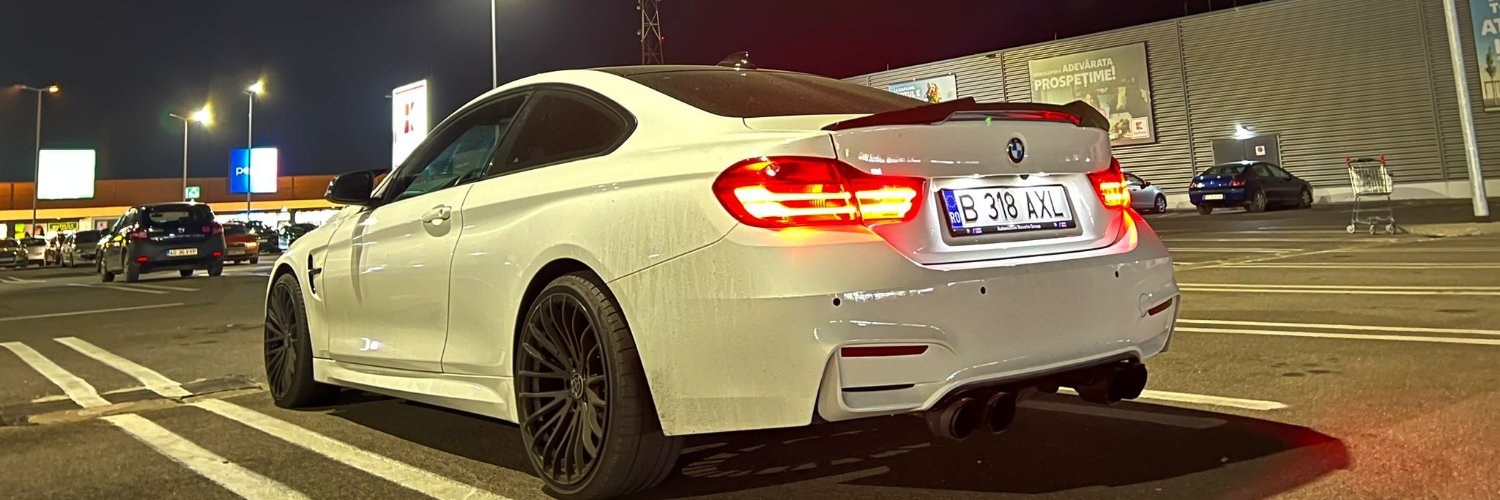 YooAxel's profile banner image