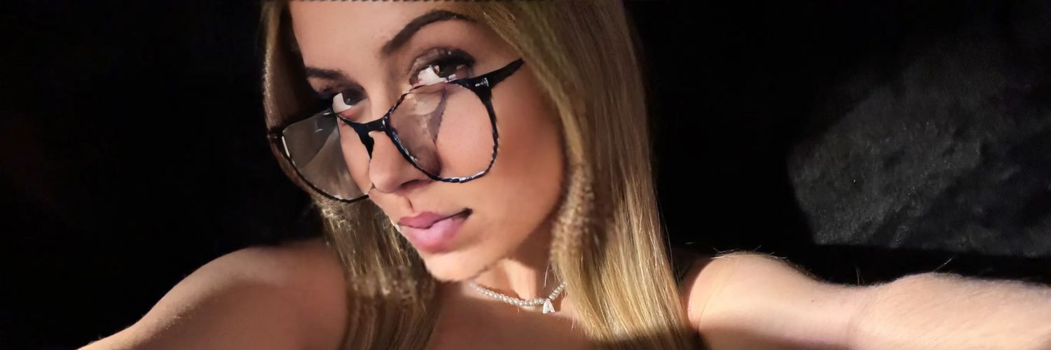 batty_bell's profile banner image