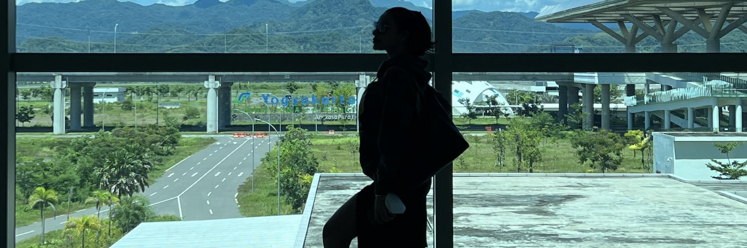 Madam Vlaminora banner