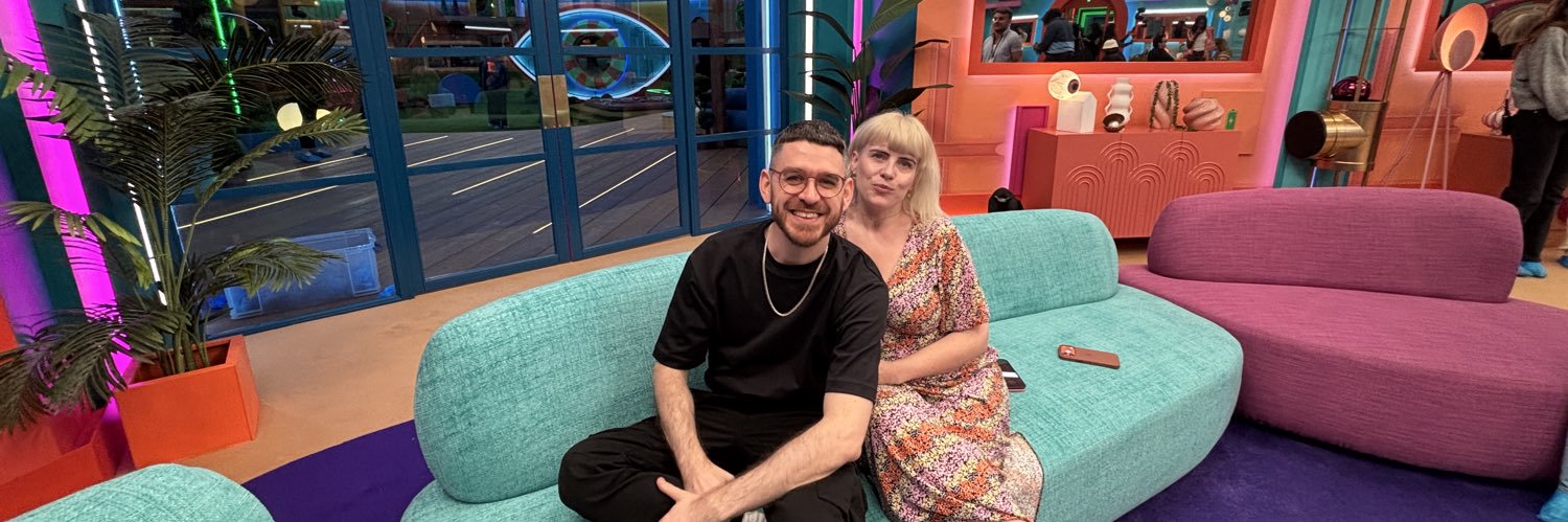 lightupvirginmary 👁️‍🗨️🍄👀💋 banner