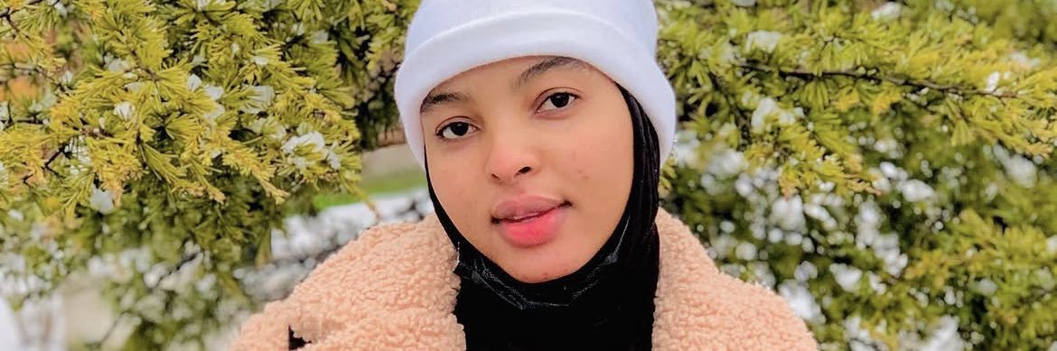 🌺Golden_Zee🌺 banner