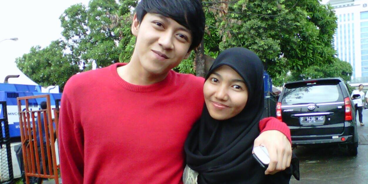 desy_erlin's profile banner image