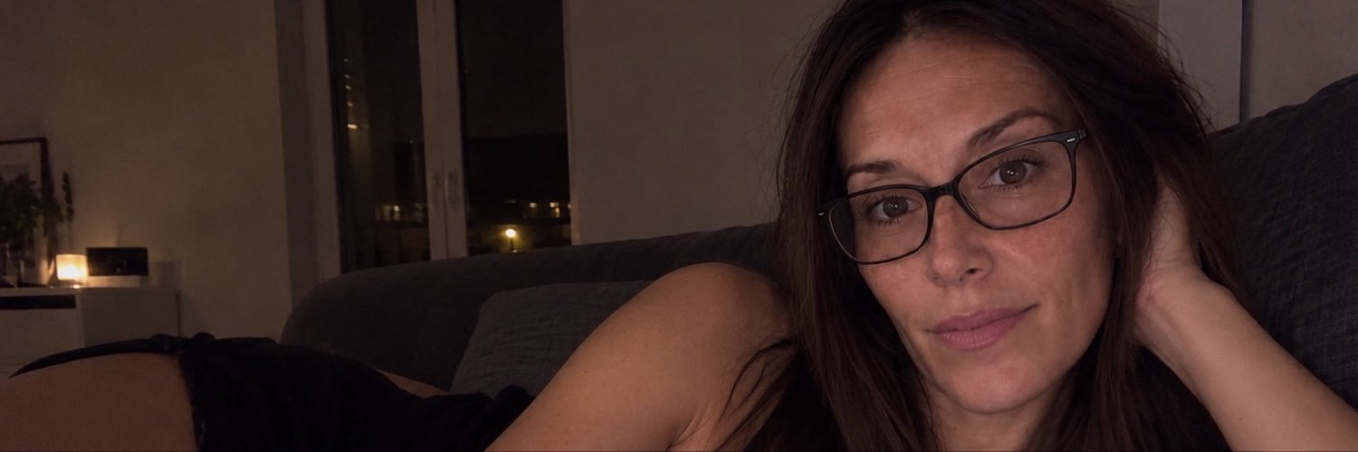 jessicanoum's profile banner image