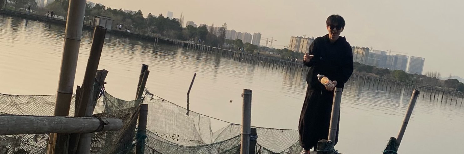 leslieeeeea's profile banner image