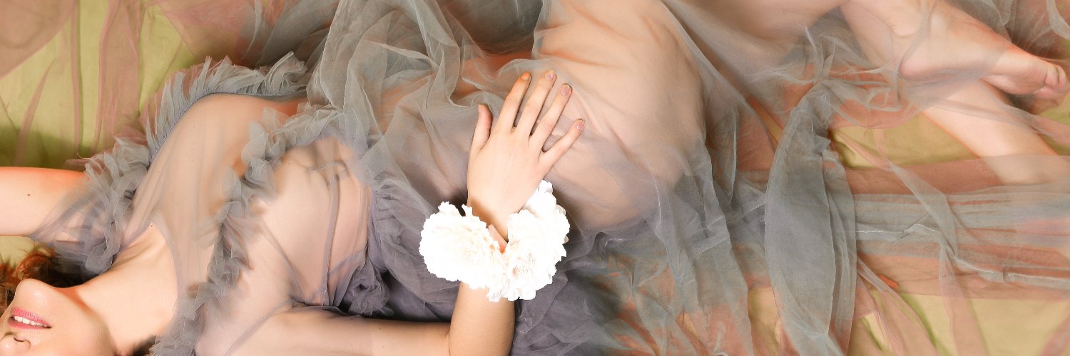 Lyra Lefer banner