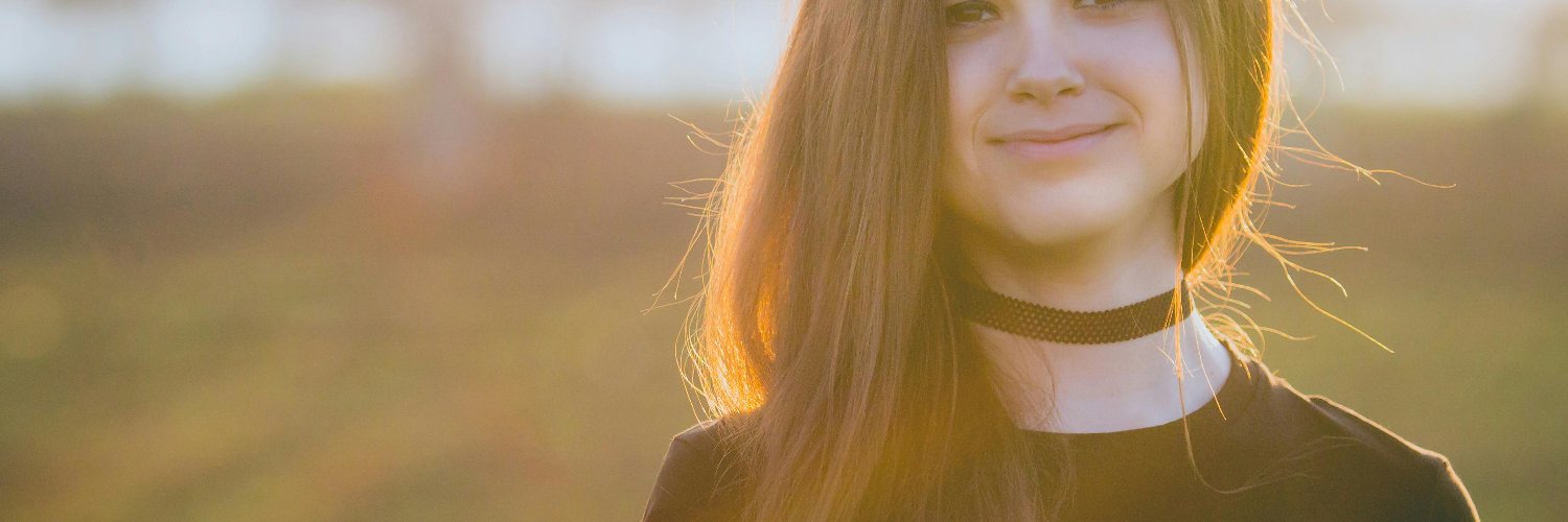 Isabelle Burt banner