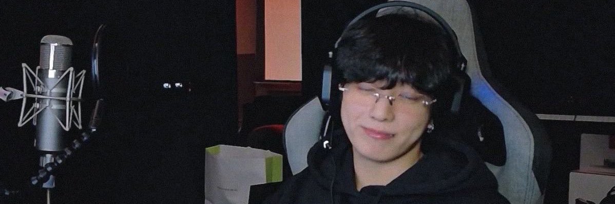 rebeca| jungkook’s girl banner