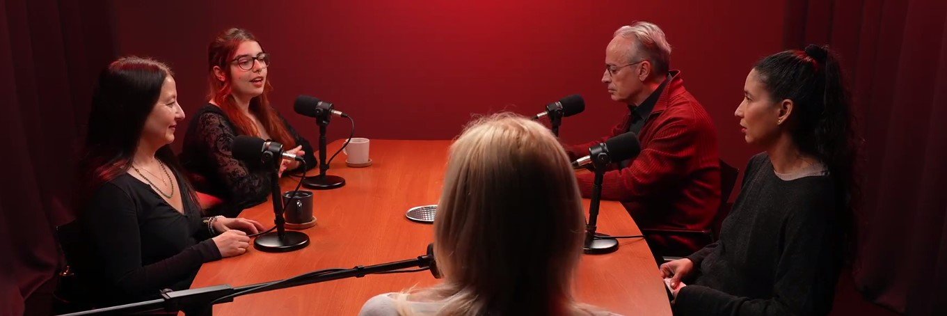 Con Máxima Discreción banner