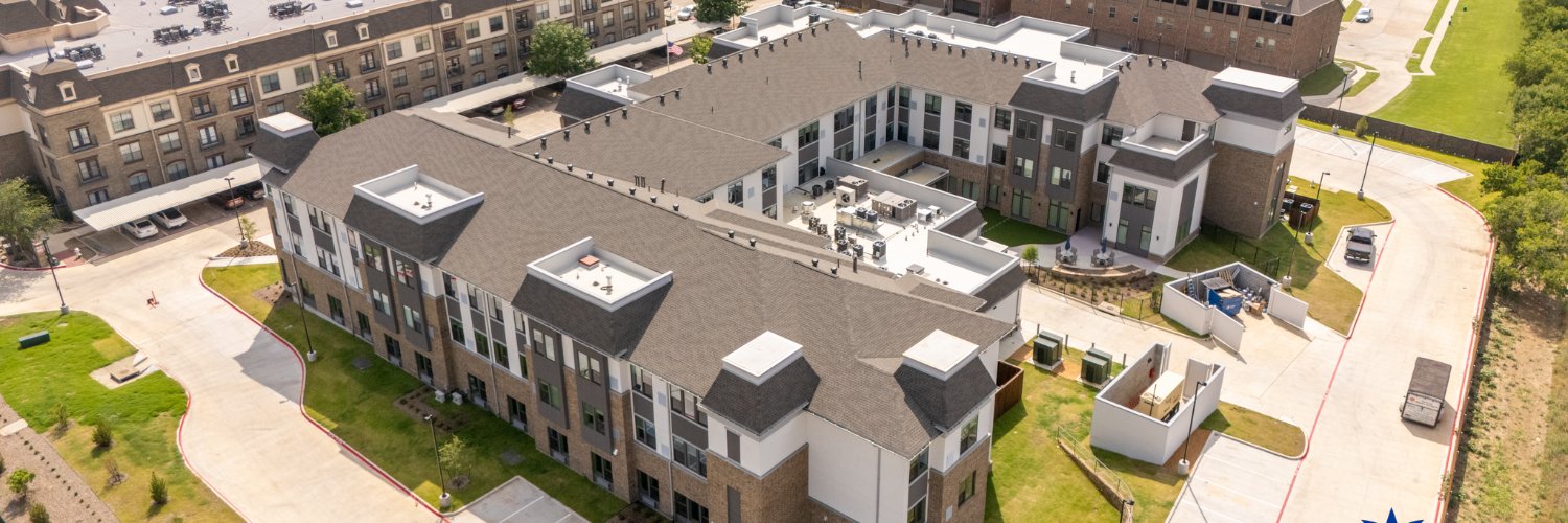Pineapple Roofing banner