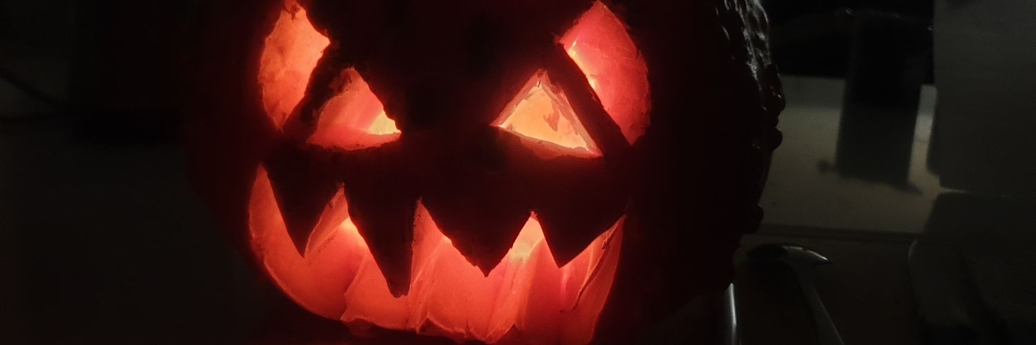 Gmoxom's profile banner image