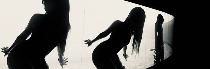 ‎R banner