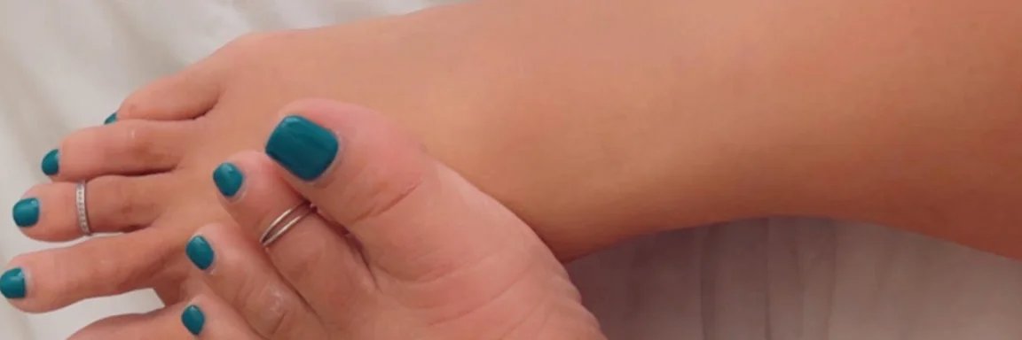 Daphne Does Best banner