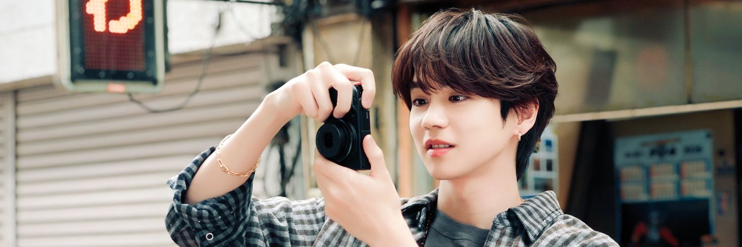 9798orange's profile banner image