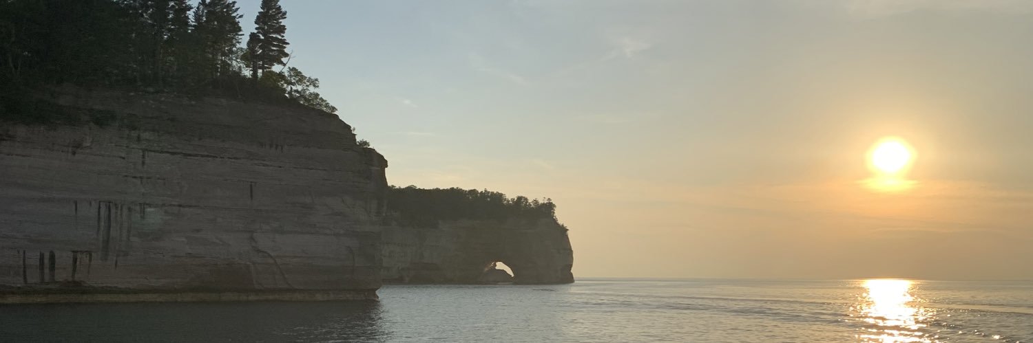 kikadinaj's profile banner image