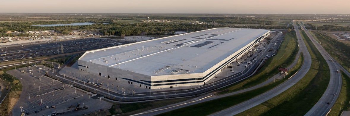 TeslaFinanceCo's profile banner image
