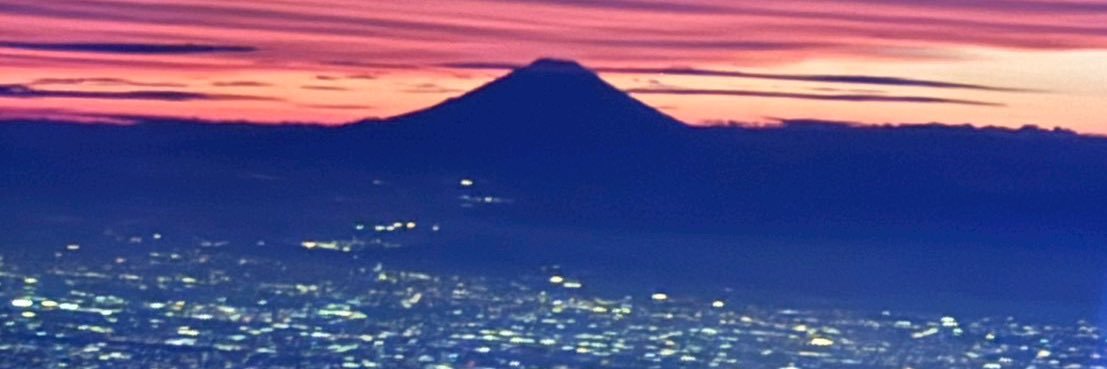 asksek's profile banner image