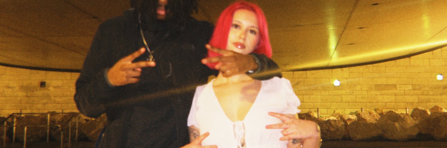 traîtresse malvoyante banner