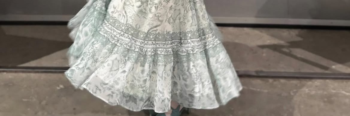 𝐲 banner