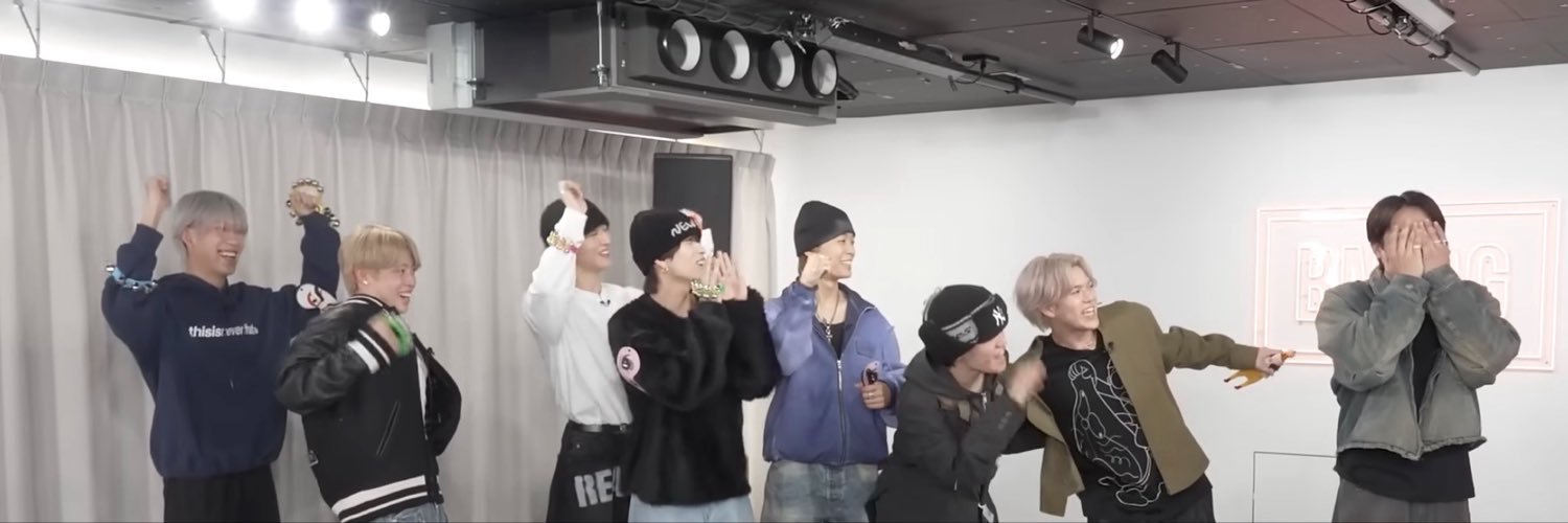 1ily_12's profile banner image