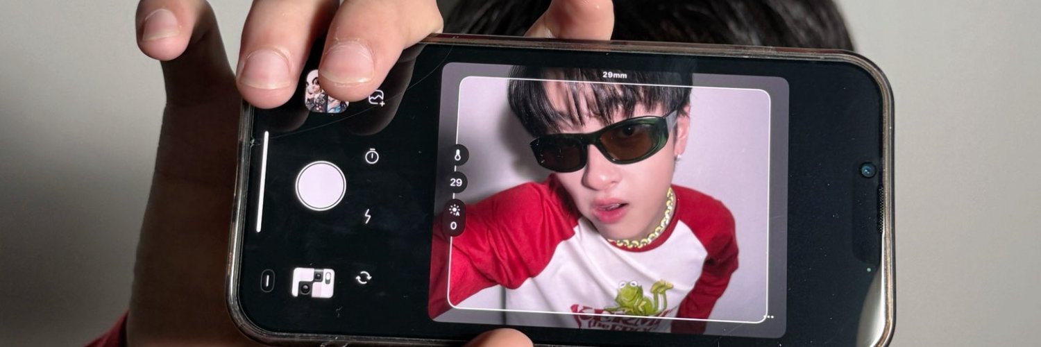 ari (ᵕ • ᴗ •) banner