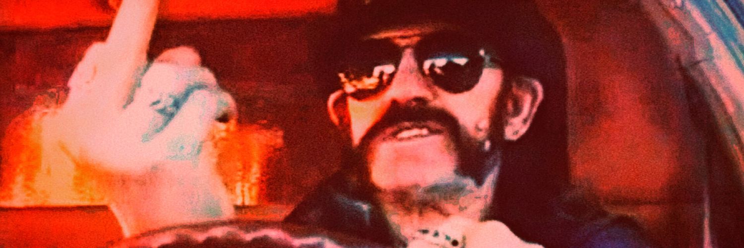 𝑻𝒉𝒊𝒔 𝒈𝒊𝒓𝒍 𝒊𝒔 𝒐𝒏 𝒇𝒊𝒓𝒆 banner