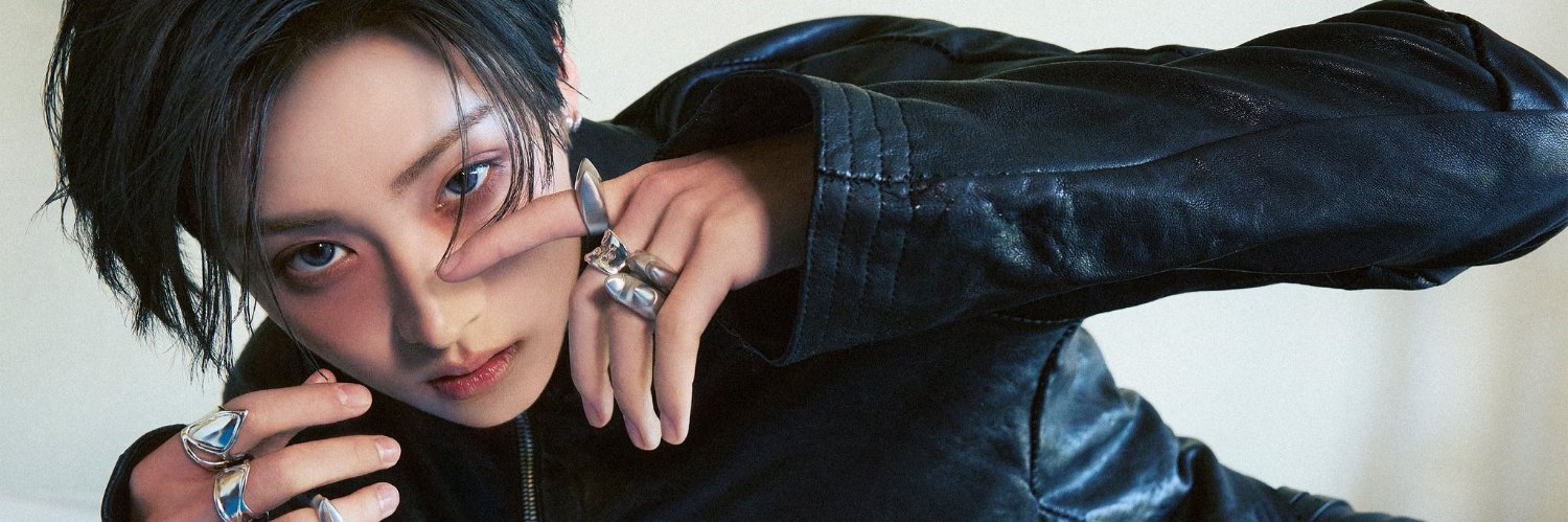 flowersweee's profile banner image