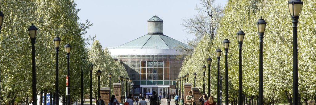College of Staten Island's banner