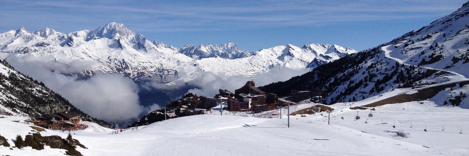 Vicky ⛷🚴‍♀️🏏✈️👩‍👧‍👦 banner