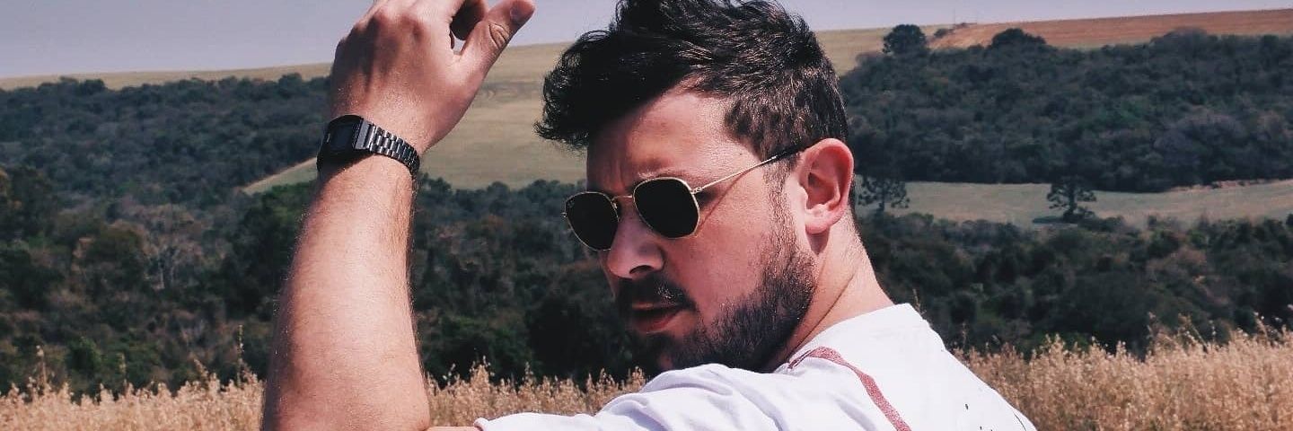 surtoparticular's profile banner image
