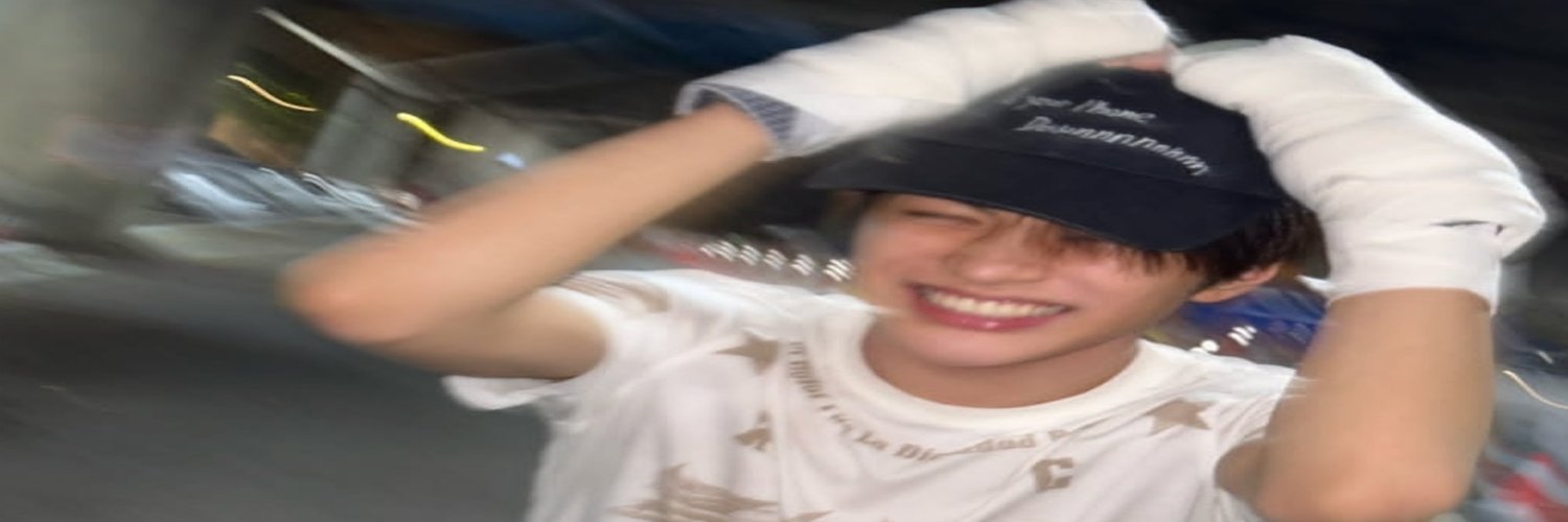 vampwise_'s profile banner image