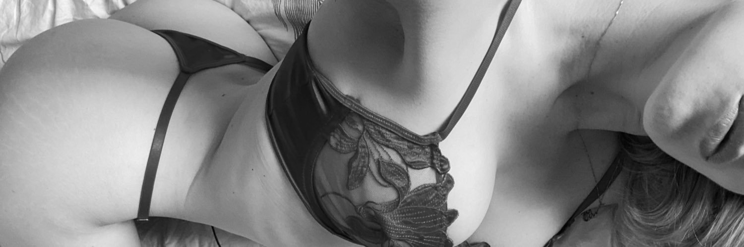 Chloé Velvet banner