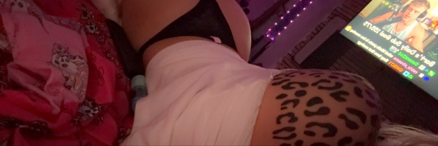 bunniesells18's profile banner image